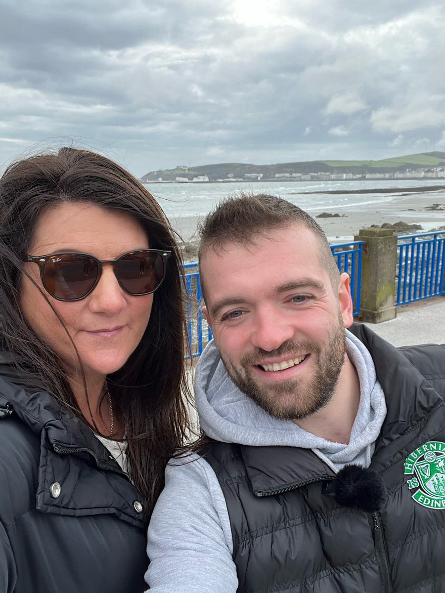 Libbyemm's tweet photo. The picture that says a thousand words @CalumPeat 💚 @BackOnside @HibernianFC 

#MentalHealthMatters #SuicidePrevention https://t.co/jKNvM4WgB5