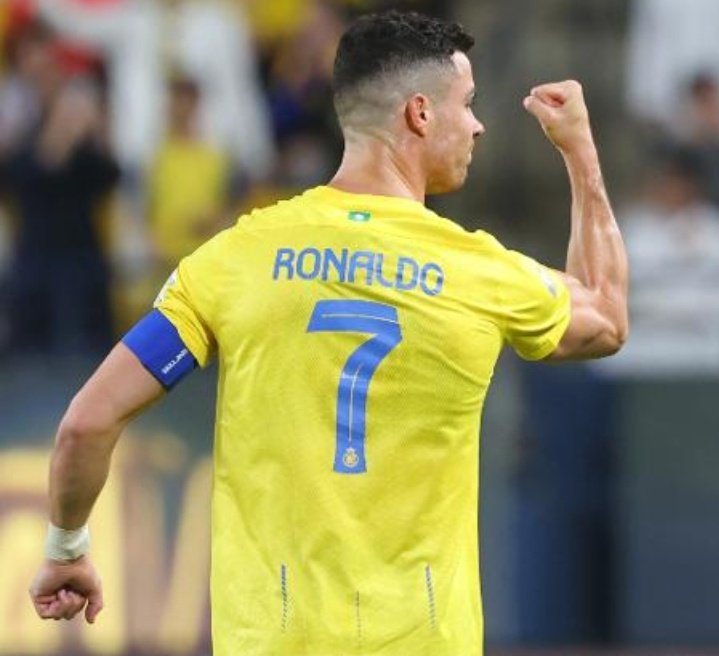 Martens_ilgener's tweet photo. OFICIAL

Cristiano Ronaldo é o atleta mais pesquisado do mundo, com 199,4 milhões de pesquisas ao longo de um ano. https://t.co/hkdWQi5G9o