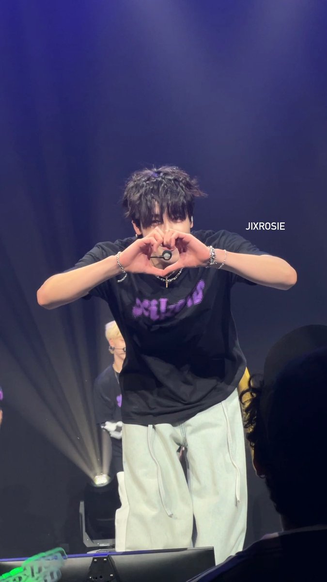 jixrosie's tweet photo. i slept so good last night… #xikers #싸이커스
#XIKERSinNYC #XIKERS_WORLDTOUR_FIRST_ENCOUNTER 
#FIRST_ENCOUNTER_IN_NYC @xikers_official https://t.co/bQaSjZHVOg