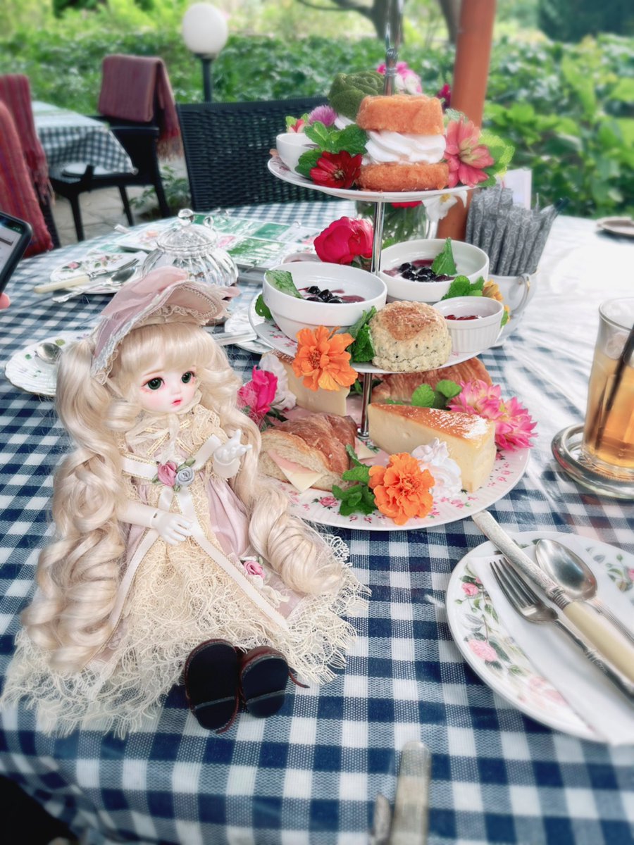 lemonade0920's tweet photo. 君津のドリプレローズガーデンに行ってきました🥀
アフタヌーンティーもいただいて幸せな時間でした。
お姫ちゃん
#mudoll #うちのこかわいい https://t.co/824QICGAT8