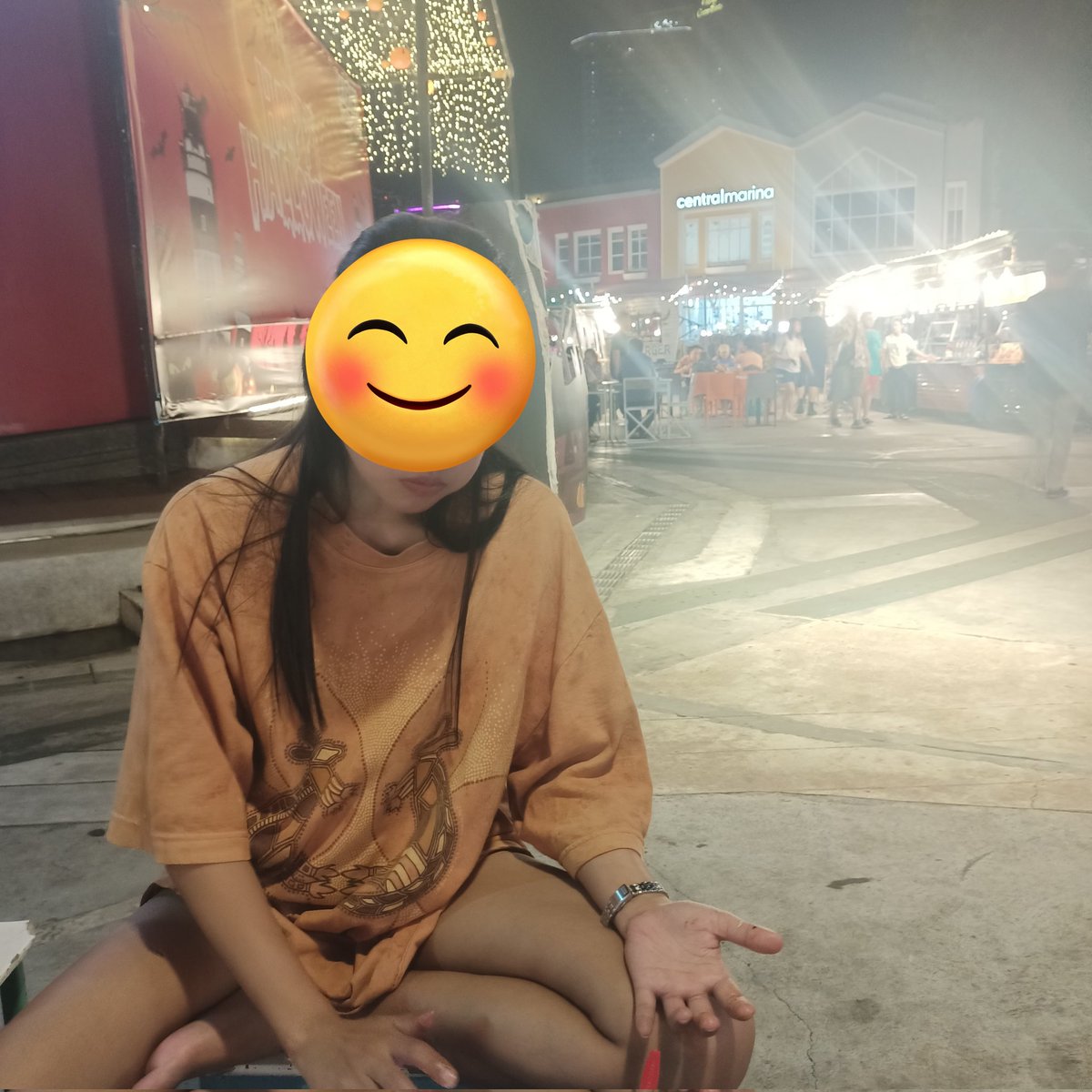 มานั่งเล่นริมเลกันคับพัทยาซอยสอง