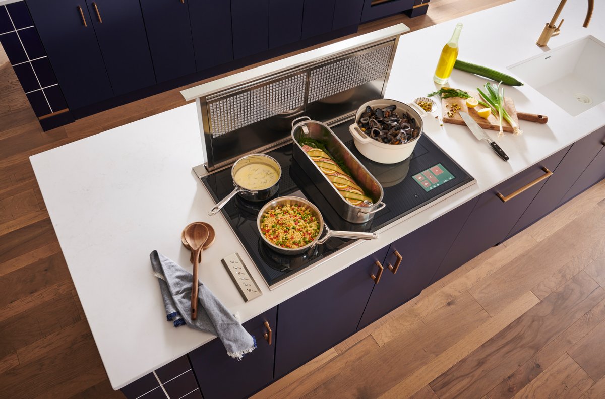The new Wolf Induction Cooktop combines the power and efficiency of induction technology with a suite of innovative control features including Boost Mode for lightning-fast boils and sensor cooking modes to regulate consistent low heat.

#clarkeshowrooms #subzerowolfcove