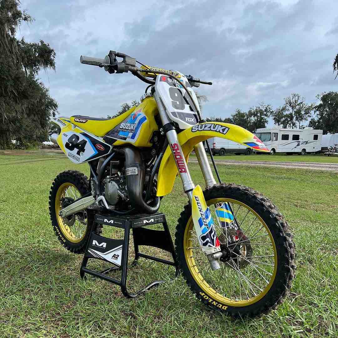RideDunlop's tweet photo. Start off the week with a @kenroczen94 RM85 for a @redbull battle with @carsonbrown_910 😳
#RideDunlop #RaceDunlop #Supermini #RM85 #RedBull #KenRoczen https://t.co/TSwzREEVqL