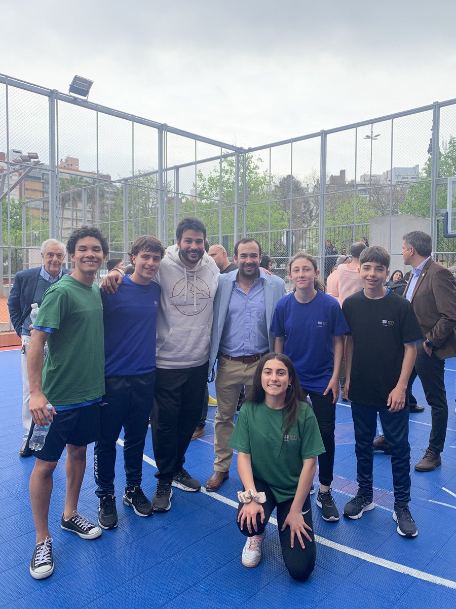 Una nueva instancia de integración y camaradería con los juveniles de todos los deportes. En festejo de los 100 años del COU junto al presidente del COI. 💪🥋🇺🇾 #TeamUru #karate @prensacou <a href="/UyDeporte/">Secretaría Nacional del Deporte</a> <a href="/cukkarate/">CUKKARATE</a>