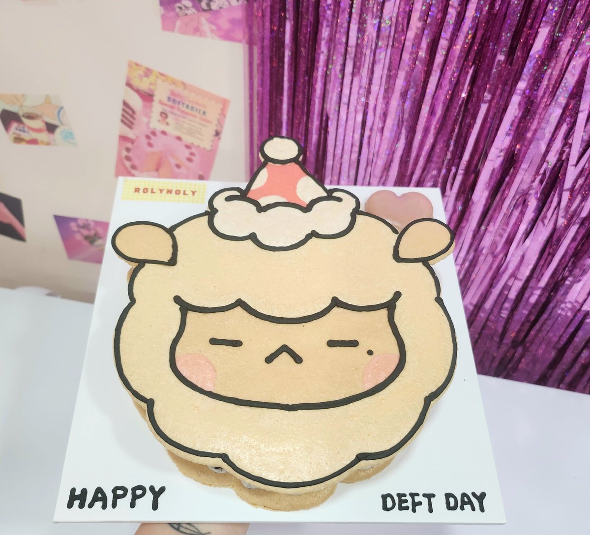 🦙 카페후기

준비에 미흡한 부분이 많아 불편하신 부분도 많이 있으셨을텐데 그래도 많이 찾아주시고 함께 축하해주셔셔 정말 감사했습니다🫶

📷 
14, 20년 사진 제공해주신
<a href="/riringpo77/">리링포</a>
<a href="/Avocado_LOL/">아보카도</a> 

🎨 
케이크도안, 쿠키틀, 등신대 그려주신
<a href="/ooopsimsorry/">김철수</a> 

도움주셔서 정말 감사했습니다!
