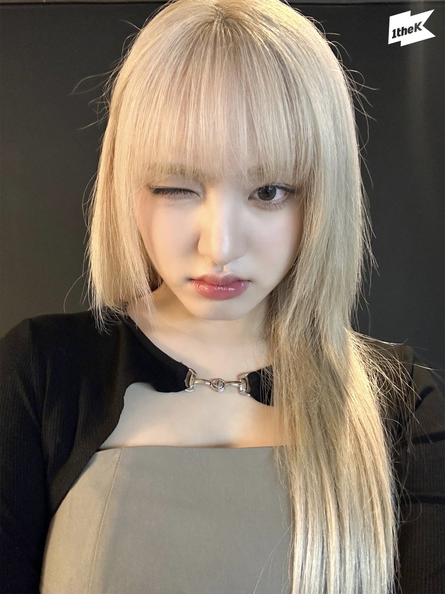 비키 tweet media