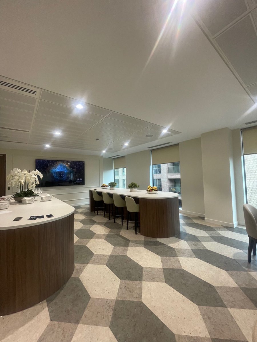 EdwardStQuarter's tweet photo. Over the past few weeks, it's been great welcoming the team from @Knightsplc to their new flagship Brighton office, at Edward Street Quarter👋
We love the pictures that Knights has shared of their new office space! 📸
#newoffice #edwardstreetquarter #knights #flagshipoffice https://t.co/Wxu3MO2rRF