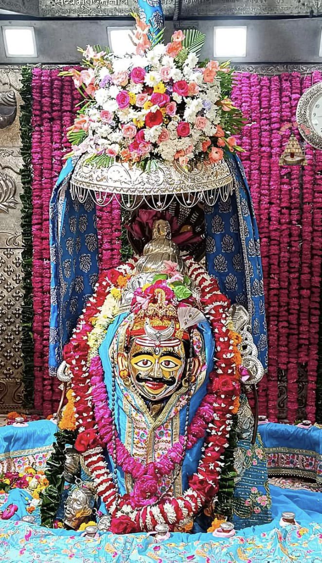 12Jyotirling's tweet photo. श्री महाकालेश्वर ज्योतिर्लिंग जी के संध्या काल के दिव्य शृंगार दर्शन 23.10.2023 https://t.co/9pvj7LaT7p
