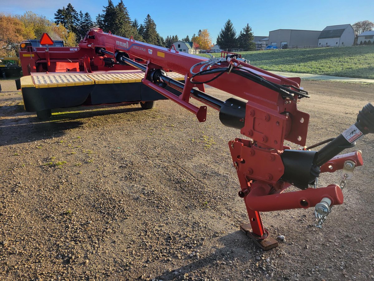 ESMFarmEquipmen's tweet photo. Save, save, save during NewHolland fall Bonanza. Chat with your local dealer about Bonanza program offerings on a wide variety of products. #bonanza #newholland #tractors #hayandforage #compacts #midrange https://t.co/uS03NSc6p8