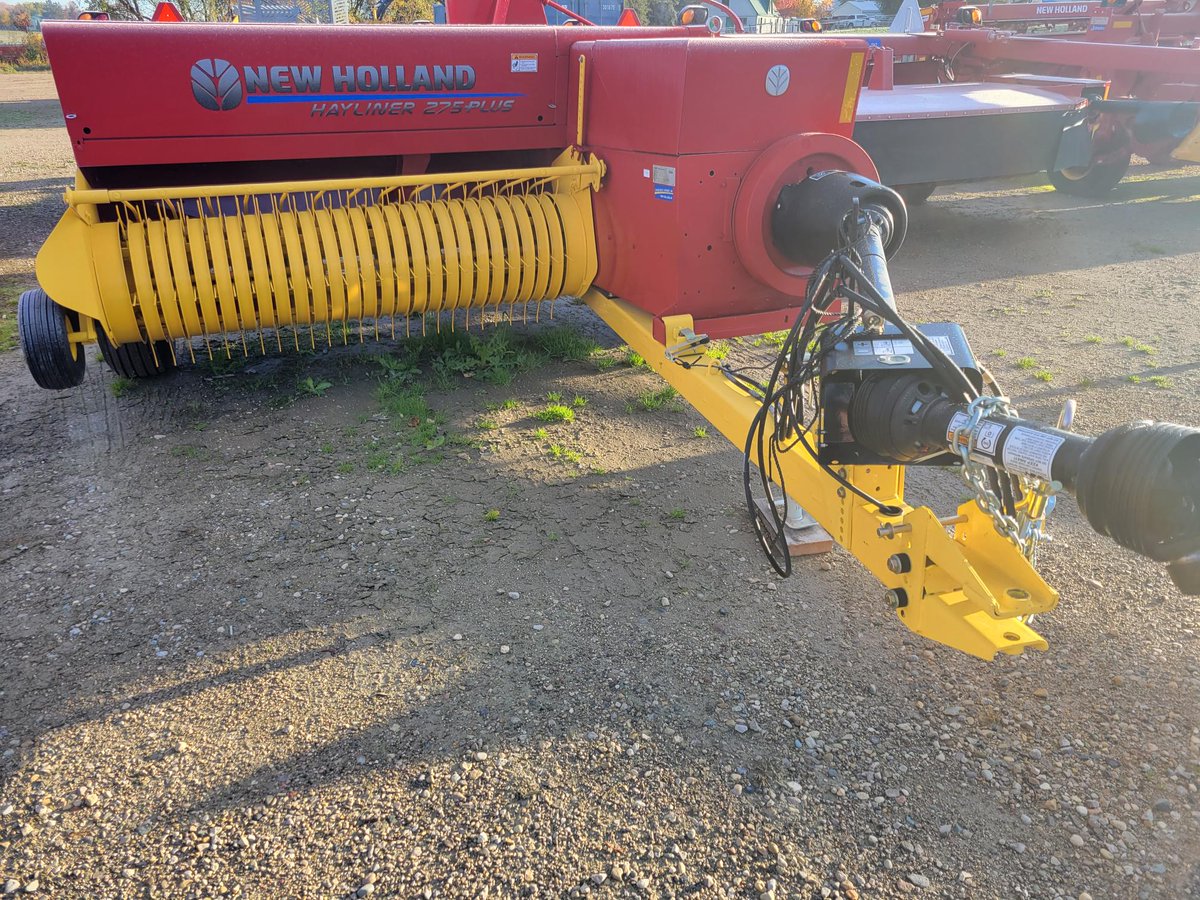 ESMFarmEquipmen's tweet photo. Save, save, save during NewHolland fall Bonanza. Chat with your local dealer about Bonanza program offerings on a wide variety of products. #bonanza #newholland #tractors #hayandforage #compacts #midrange https://t.co/uS03NSc6p8