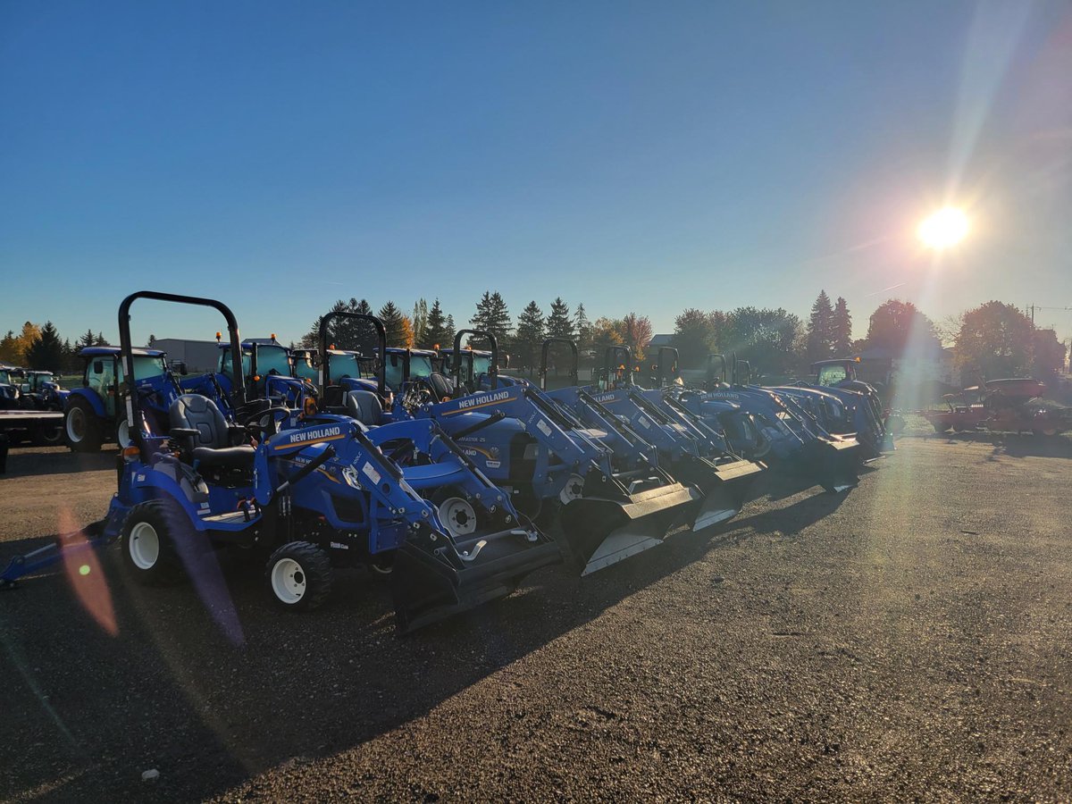 ESMFarmEquipmen's tweet photo. Save, save, save during NewHolland fall Bonanza. Chat with your local dealer about Bonanza program offerings on a wide variety of products. #bonanza #newholland #tractors #hayandforage #compacts #midrange https://t.co/uS03NSc6p8