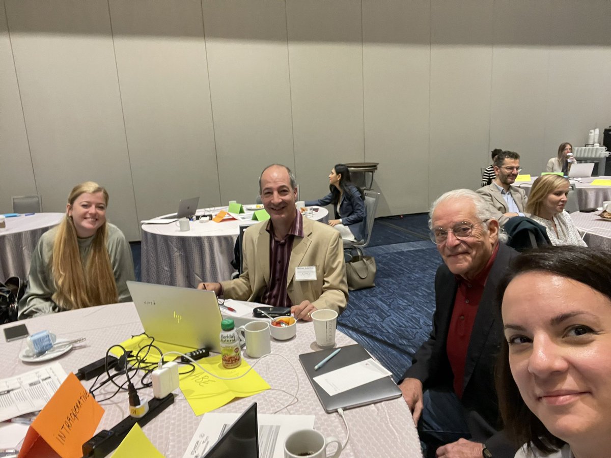 ZoeGaroufalia tweet media