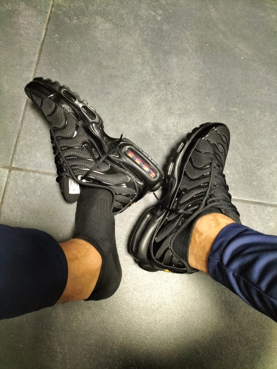 MaskedAlphaL's tweet photo. Some slaven been good to me. Now I need this one in white! You know what to do#footmaster #malefeet #findom #findomnl #cashmaster #humanatm #footslave #blackalpha #blackfeet #footworship #alpha #cashpig #findommaster #cashmaster #cashfag #tikkieslaaf
#size46 #sweatyfeet https://t.co/hOeWxTOCnQ