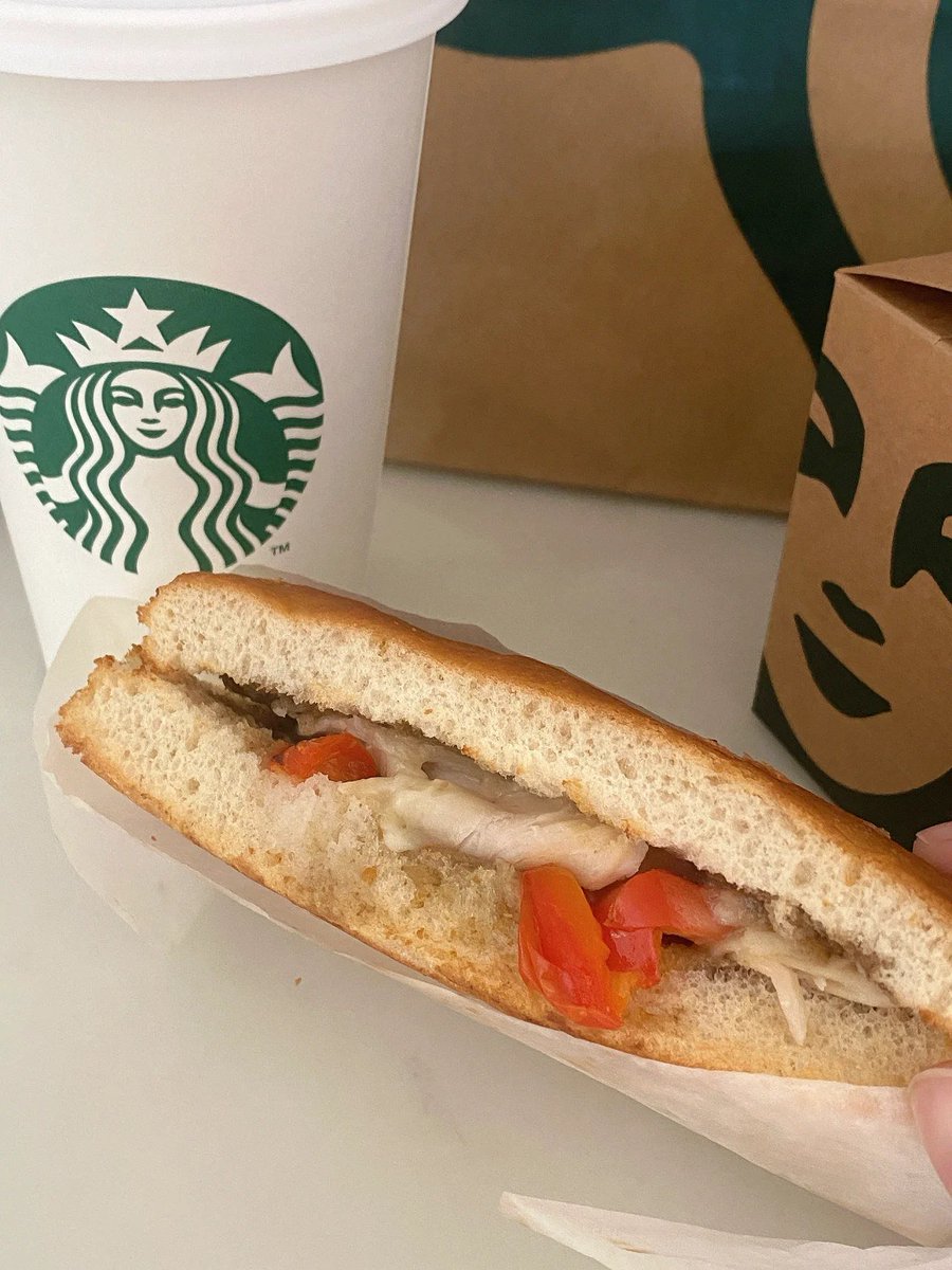 Starbucks Hot Almond Latte➕Black Truffle Flavored Chicken Focaccia Sandwich🥪 #STARBUCKS