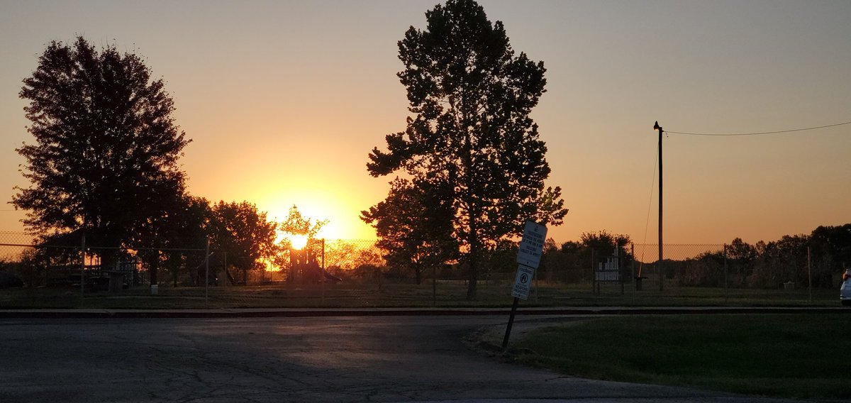MrsBess_SS's tweet photo. Dropped #BigMOMap off on the Prarie this morning.  So awesome to see the kids out playing before the 1st bell and seeing the sunrise! Hope the @twomileprarie Prarie Dogs have a great time with Big MO! https://t.co/o4lhVHWucP