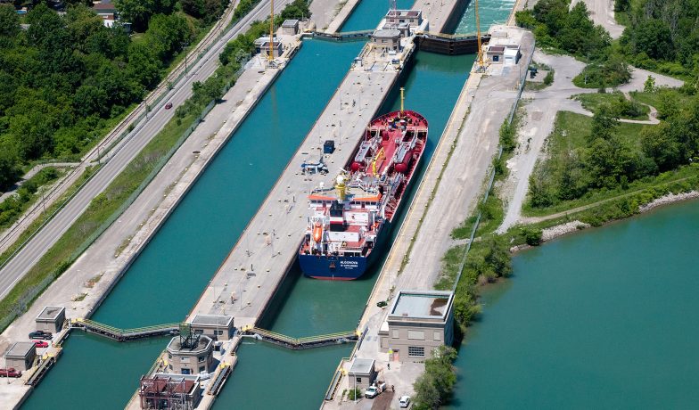 𝗦𝗧𝗥𝗜𝗞𝗘: Union workers for the St. Lawrence Seaway Management Corporation went on strike Sunday morning, forcing the closure of the system.
seawayreview.com/st-lawrence-se…
#GreatLakesSeawayReview #GLSR #strike #StLawrenceSeaway #shipping