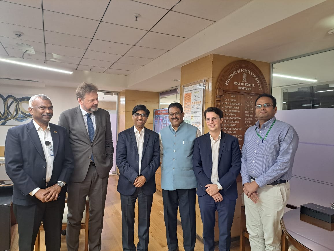 The German Ambassador to India Dr. Philipp Ackermann called on Prof @karandi65, Secretary, @IndiaDST, and discussed different aspects of the Indo-German Science and Technology Cooperation. @DrJitendraSingh @AmbAckermann @skvdst @eoiberlin @INDOGSTC