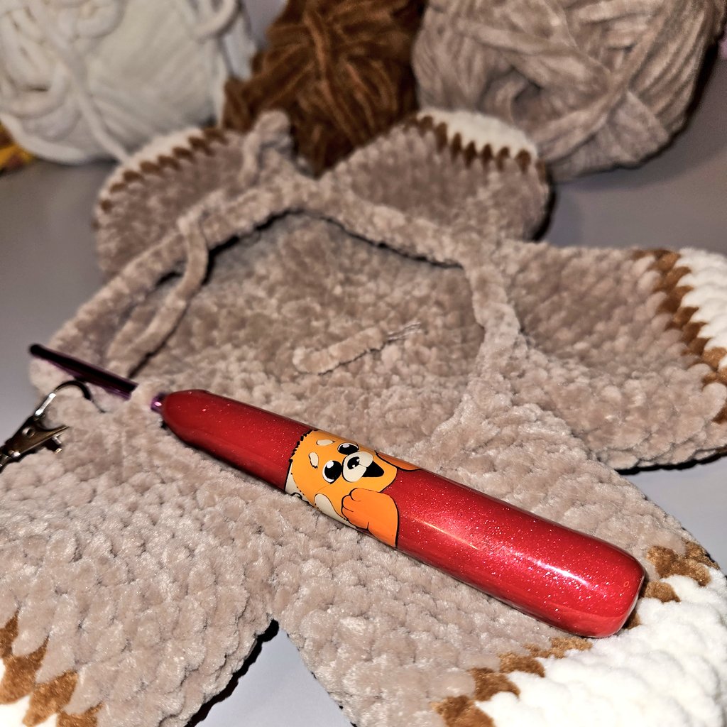 MandaPandaCraft's tweet photo. Yesterday's market was a bust, but that's ok! Can't win them all. We keep pushing to prep for the next one! 😊
Catch me Nov 18th & 19th! More details to come!!

Hook by Craftipus
Stitch marker by CrochetingWithHudson
Pattern by CrochetGrove
Yarn by Premier Yarns

#crochet #crochetersoftexas #fortworth #dallas #Texas #marketprep