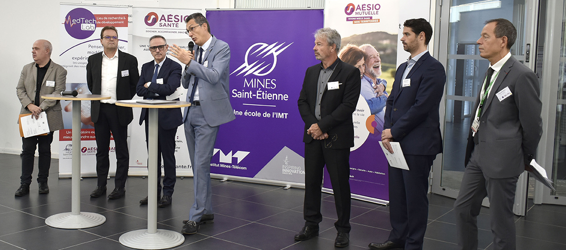 "L'événement organisé au <a href="/MedTechLab_/">MedTechLab</a> a été l’occasion de présenter l’aboutissement des projets et le lancement de 3  programmes d’envergure (...)"
<a href="/MINES_StEtienne/">MINES Saint-Étienne</a> <a href="/AesioSante/">AÉSIO Santé</a> <a href="/AesioMutuelle/">AÉSIO mutuelle</a> <a href="/SteMetropole/">Saint-Étienne Métropole</a> <a href="/ChuSaintEtienne/">CHU de Saint-Étienne</a> <a href="/Facmedecine_UJM/">Faculté de Médecine UJM</a> 
bit.ly/3S7tQ7l