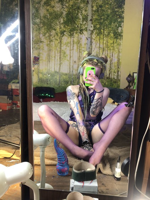 it seems to me that this evening will be VERY interesting  ___________________ alt goth egirl teen tattoo