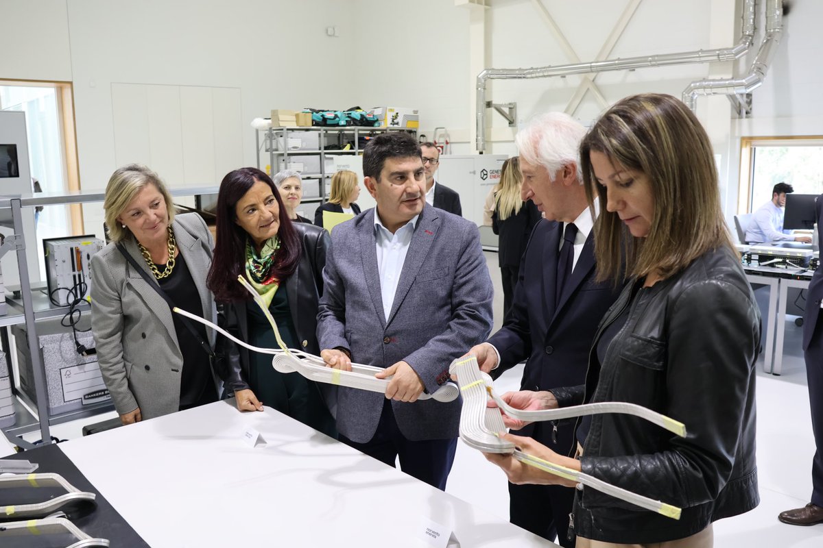 LaraMendezLopez's tweet photo. Tamén quero agradecer a súa aposta pola creación de emprego de calidade noutras empresas de Lugo apoiando o noso fondo de capital #LugoTransforma onde Norvento é socio e participa activamente. https://t.co/HevMdpcIRm