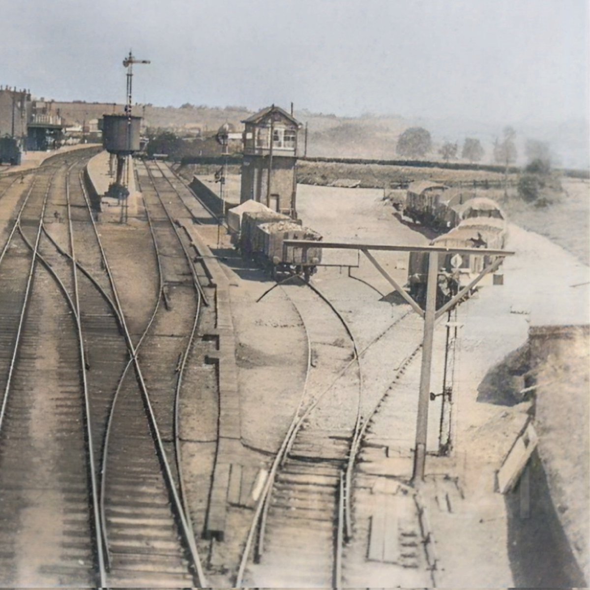 HerneBayRailway's tweet image. A fatal accident occurred on Fri 2nd September 1898 during construction of the new goods sidings at Herne Bay railway station.
Workman Stephen Richard Hewett, 23, riding on a ballast train fell between the wheels.
