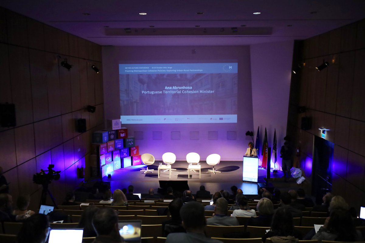 coesao_pt's tweet photo. A CIM #Cávaco promove hoje, em @CM_Braga, a conferência da #METREX. Esta iniciativa que junta uma rede de mais de 50 regiões e áreas metropolitanas da 🇪🇺visa partilhar soluções para os desafios que afetam as áreas urbanas e rurais e debater o futuro da Política de #Coesão. https://t.co/wCpp3boJso