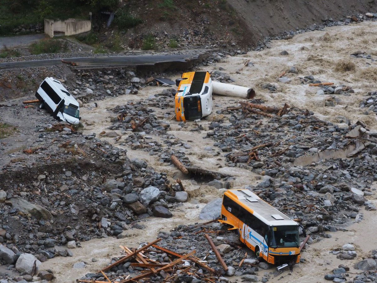 ReportWatchman's tweet image. Consequences of a #mudflow in Saint-Martin-Vésubie, #France.

#extremeweather #climate #nature #floods #rain #destruction #damage #disaster