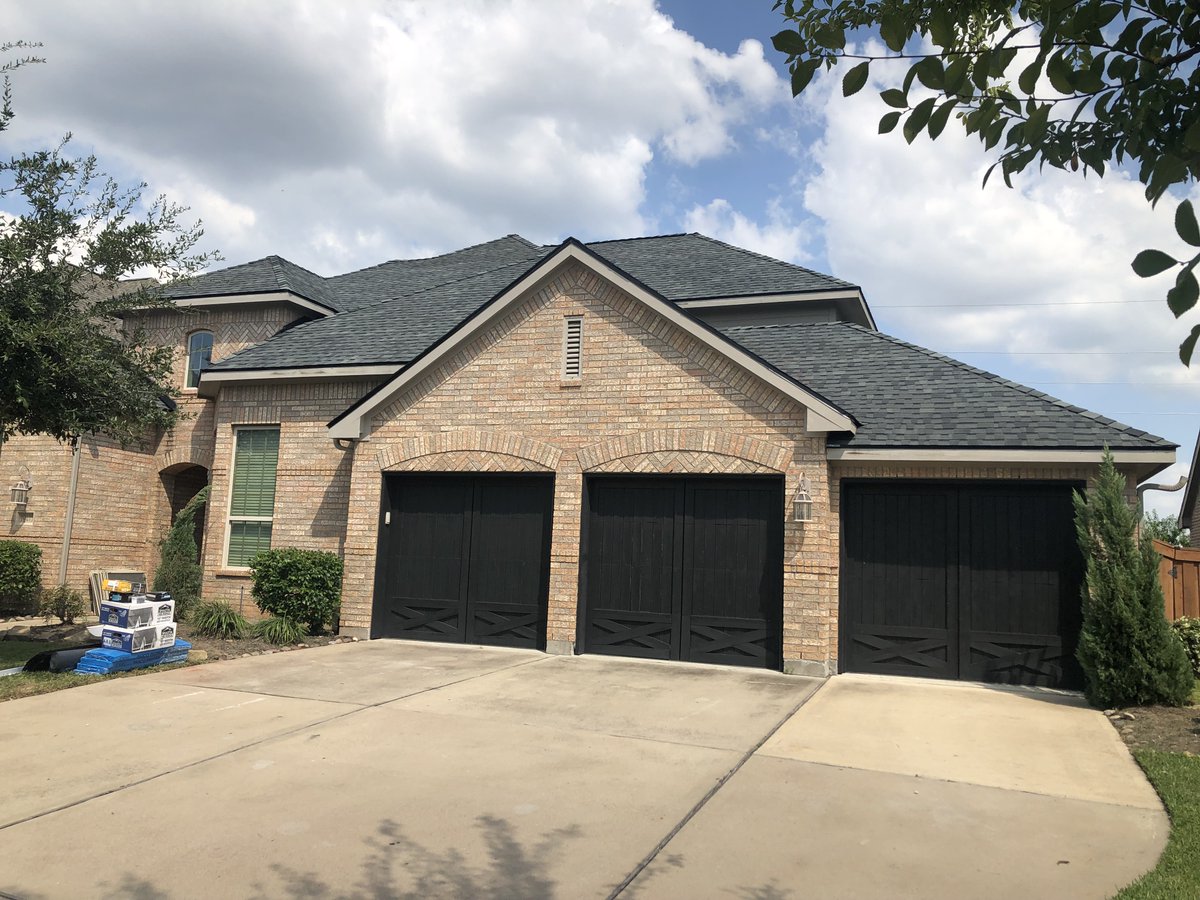 Keystone_CGI's tweet image. 🏡🏢 Keystone Contracting Group: Premier Residential &amp;amp; Commercial Roofing in #Houston!
 
✅ #HighQualityRoofing 
✅ Affordable #HoustonRoofers 
✅ Local Experts
 
Call (281) 302-6738 or visit keystonecgi.com. 
Protect your property today! 
#RoofingServices #HomeImp