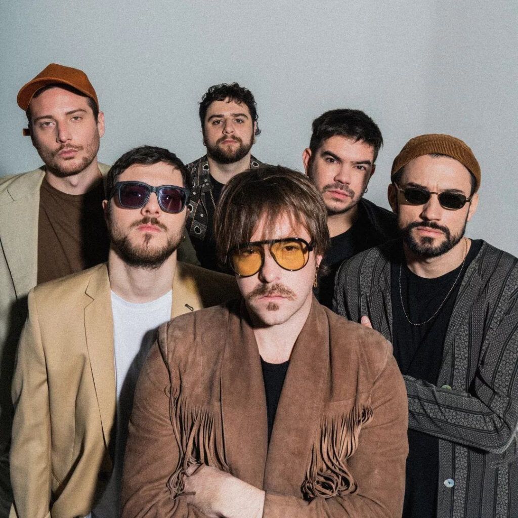 news_digitales's tweet image. Lentes presenta su segundo álbum: ‘Grandes éxitos’ | News Digitales

🔴Lee la nota completa acá:
 newsdigitales.com/musica/lentes-… #grandeséxitos #lentes