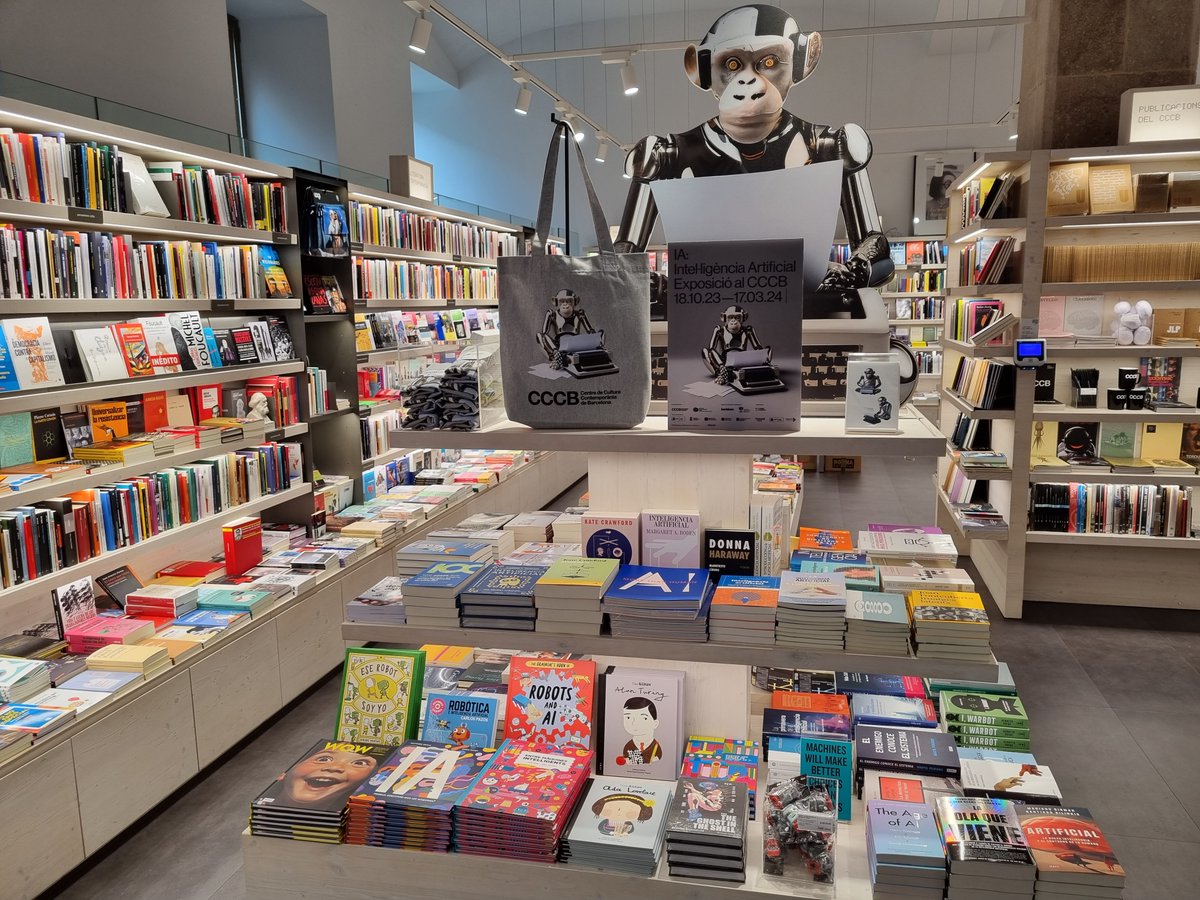 laietana's tweet photo. 📚 Completeu l'exposició #IAcccb amb el catàleg oficial i una selecció bibliogràfica i d'articles que trobareu a @laiecccb
👉 https://t.co/VjO7Cne2Be
#AIcccb #LaieCCCB https://t.co/SP6hZZUOCB