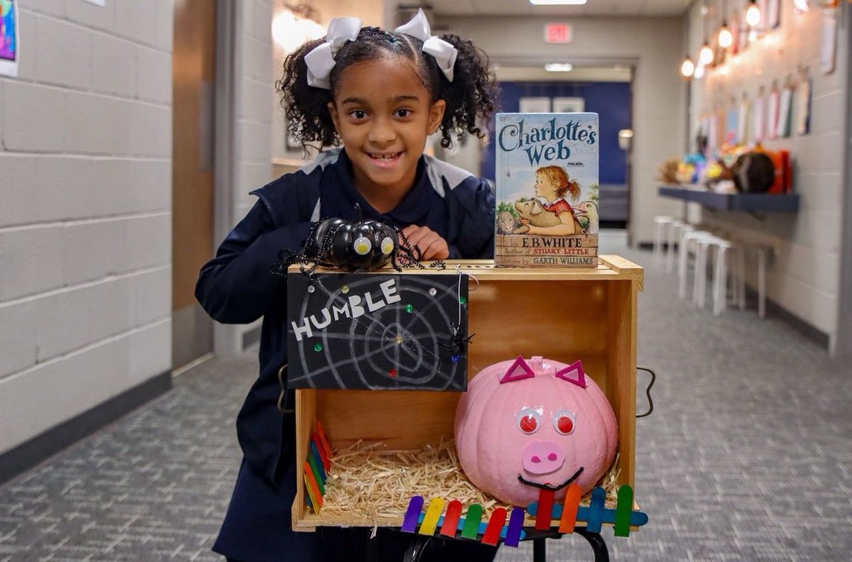 Skylar’s book report was featured on her school’s page. 🥳 Students had the chance 2 pick a book of their choice 2 write about. To complete the project, students had 2 create one of the main characters from a pumpkin. She chose Charlotte’s Web. (Excuse the broken fence 😂)