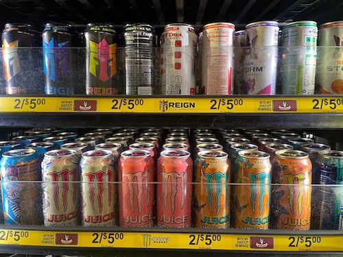 Today at <a href="/KidsburghPgh/">Kidsburgh Pittsburgh</a>, what experts want parents to know about teen caffeine consumption and the impact of energy drinks. kidsburgh.org/teen-caffeine-…