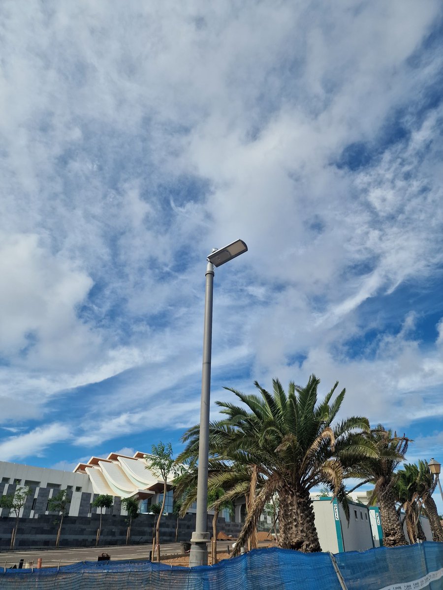 SACControlRuido's tweet photo. Instalación luminaria Playa Blanca, Lanzarote. https://t.co/8ILNF89VDF