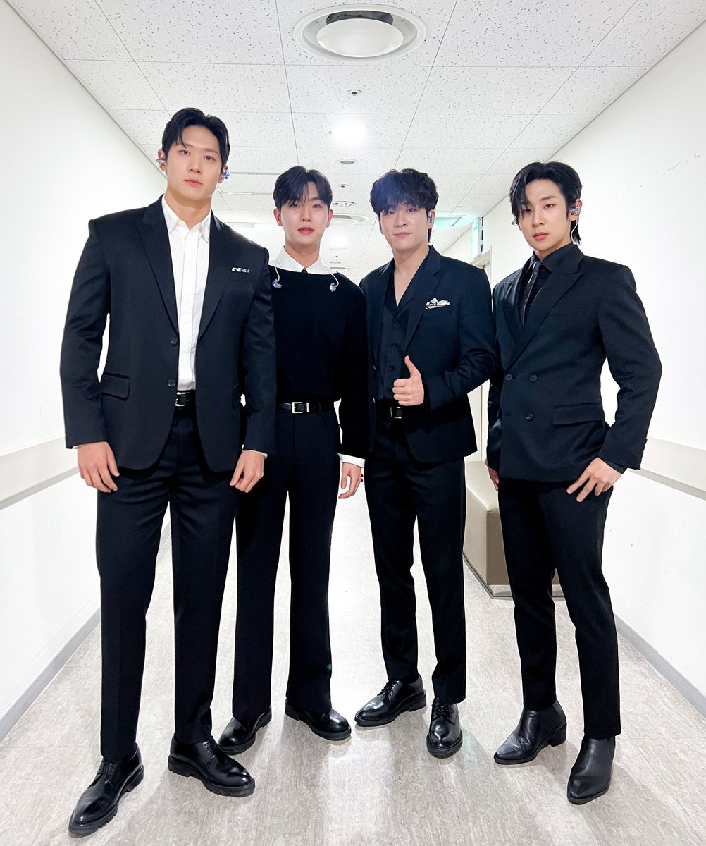 🩵2023 가을밤콘서트🩵

🤍🖤🤍🖤🖤🖤🖤🖤

#Libelante #리베란테 #2023가을밤콘서트  
#김지훈 #진원 #정승원 #노현우
#KIMJIHOON #JINWON
#JUNGSEUNGWON #ROHHYUNWOO