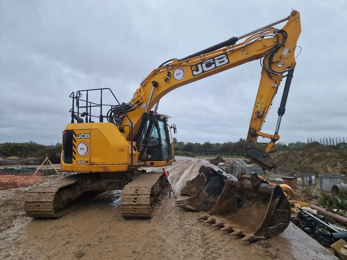 🌧️ Our engineers brave all weather to make sure our customers stay operational. 💪 

Check out our website: buff.ly/3oGJYjI

>>NATIONWIDE NEXT-DAY DELIVERY OR SOONER :-) <<

#survey #surveying #dozer #construction #landsurveying #machinecontrol #safety #topcon #trimble