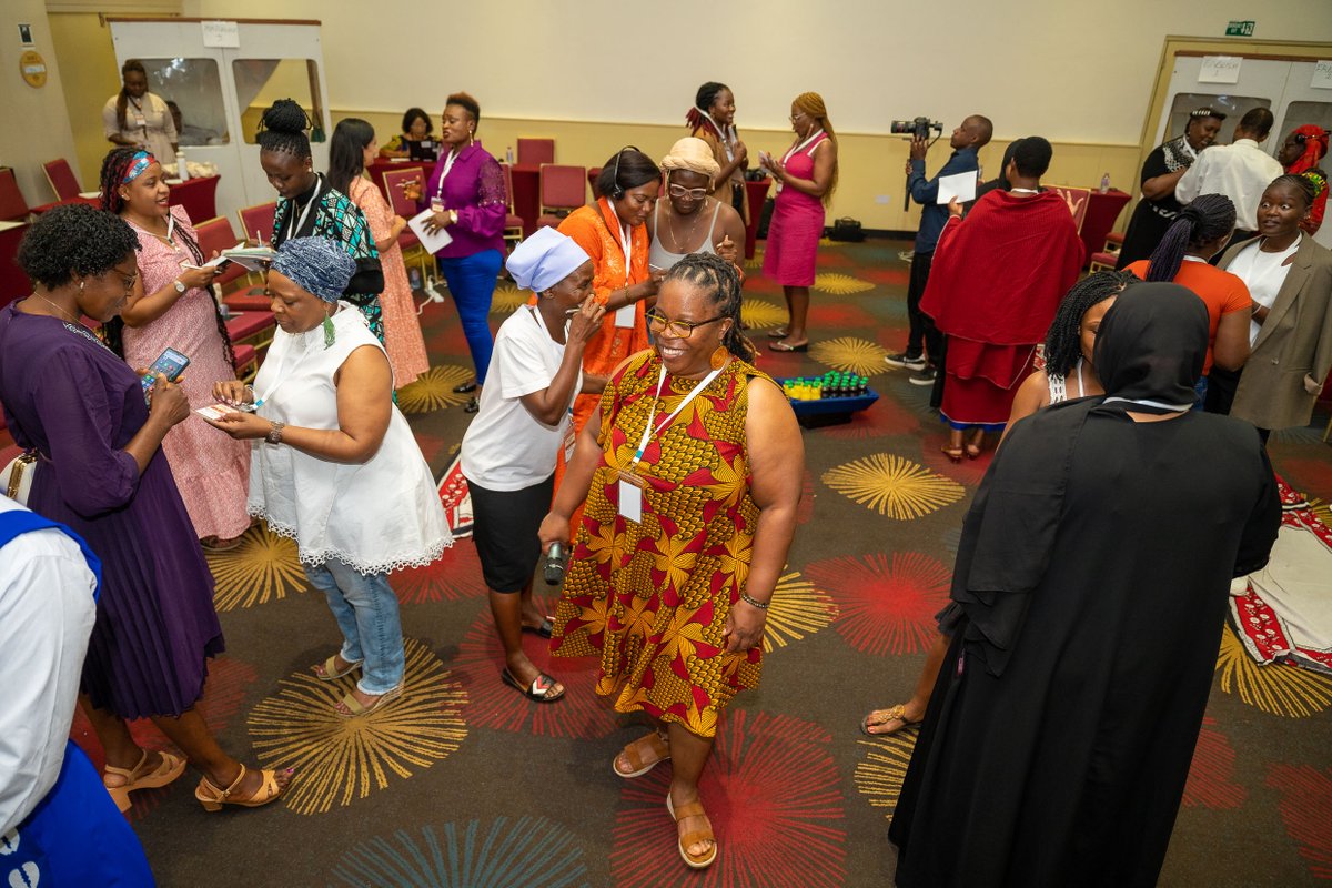 FemnetProg's tweet photo. 🚀 The Feminist COP 2023 is here! We've kicked off the morning session of Day one with some energizing speed dating to break the ice and get to know our awesome participants. Let the connections begin! 💪💫 #GenderJustTransition #FeministClimateJustice https://t.co/YQimvY6Jlo
