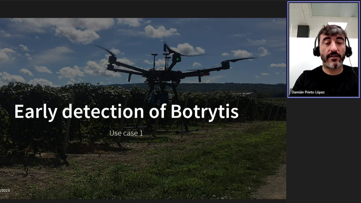 FlexiGroBots tweet media