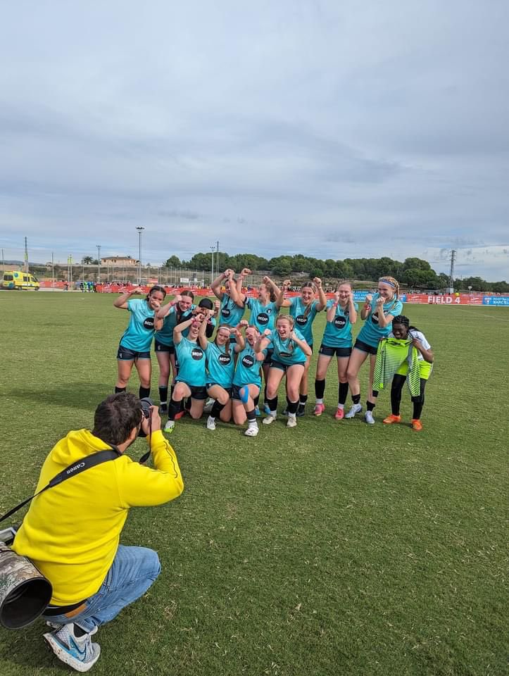 Our U16 girls JS team return home from the Football Cup Barcelona as champions following their 2-1 victory over FC Stockholm Academy in the final!

Congratulations to everyone involved!