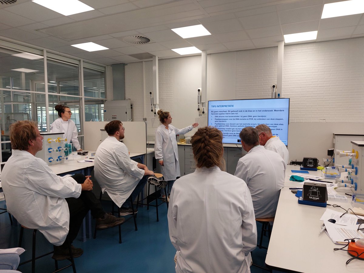 Heeft u komend schooljaar 2023-2024 de ABE Leskist ‘Proef je PTC?’ geboekt of bent u van plan deze te boeken? Maandag 20 nov organiseren we een bijeenkomst in Nijmegen bij PUC
<a href="/Radboud_Uni/">Radboud University</a>. U kunt zich hier inschrijven: ru.nl/ise/outreach/p… <a href="/ABEProgOffice/">Amgen Biotech Experience (ABE) Program Office</a> #biotechexperience