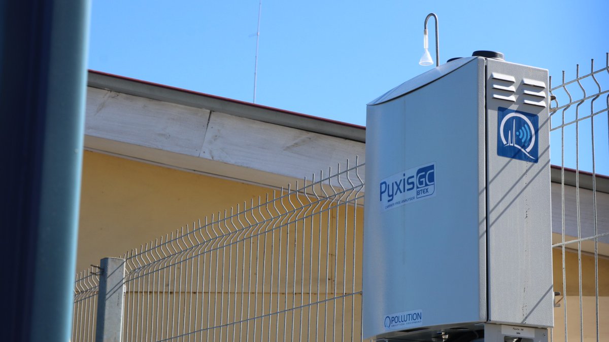 SMA_CL's tweet photo. #SMAteInforma 📣
📚Los docentes y auxiliares de colegios de Concón, Quintero y Puchuncaví se capacitan sobre material ambiental, como el manejo de equipos de monitoreo de calidad del aire, instrumentos reguladores, institucionalidad y normativa ambiental.
¡Gran convocatoria!🤝 https://t.co/i4359b7s1I