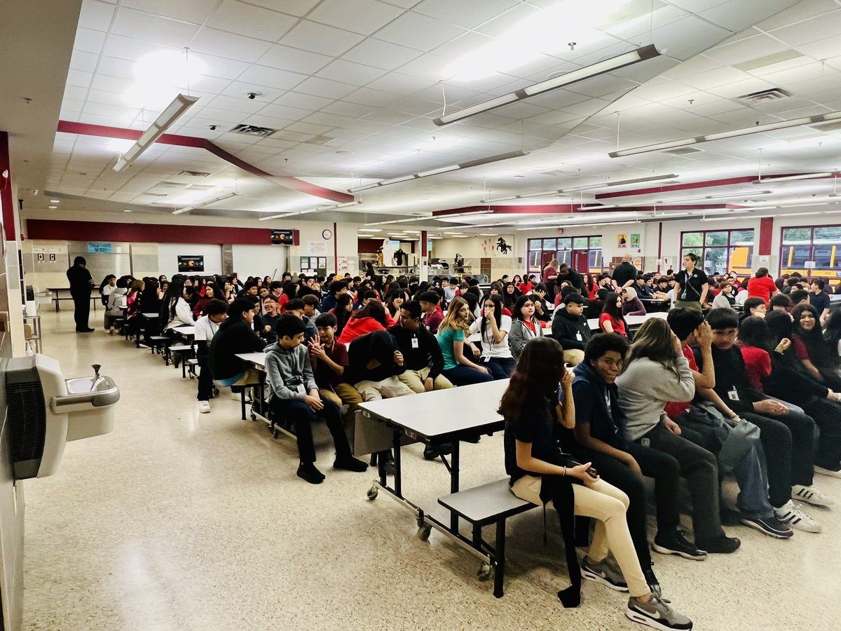 This morning our AMAZING 8th Grade @Austin_Broncos are headed to Singley to experience IISD’s offered courses and most of all specialty Career Pathways! Have a WONDERFUL time BRONCOS! @SingleyAcademy