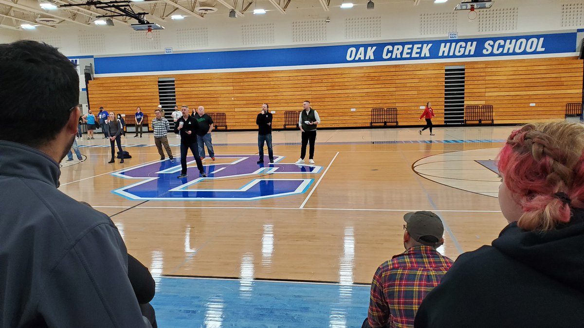 Winterguard2018's tweet photo. Super proud of my Color Guard members who attended the first Midwest combine experience camp. Over 200 participants had the experience to meet 7  Drum corps directors and staff. What an opportunity for them to experience! #GCHSCOLORGUARDPRIDE https://t.co/EICWWMPezV