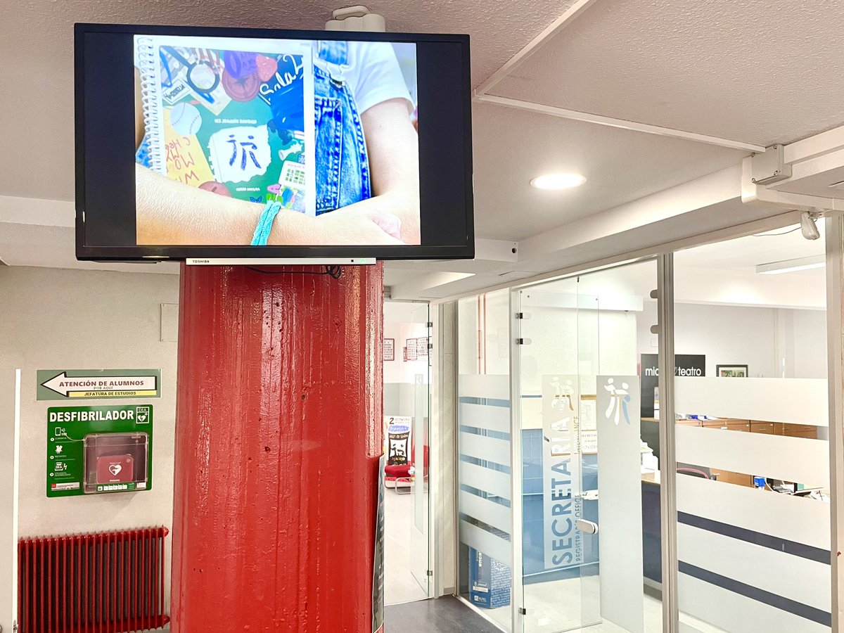 ijoaquinrodrigo's tweet photo. ¡Empezamos la semana y cono siempre lo hacemos encendiendo la #ScreenTV! ¡Esta televisión es, además de #CJR, nuestro otro medio de comunicación del centro! ¡Acércate a descubrir las mejores fotos  del día a día, eventos y excursiones! #GuárdameElSitio #joaquinrodriguismo https://t.co/ePqK0cdyGm
