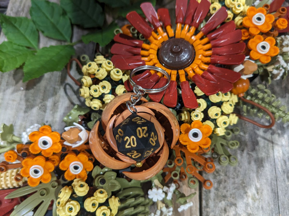 diceydelightsuk's tweet image. Feeling lucky this fall? 🍂 Introducing our new Lucky Dice Keychain with 20 on every face! 🎲 Carry a bit of luck wherever you go. Grab yours today! #DiceyDelights #LuckyDice #KeychainMagic #FallLuck