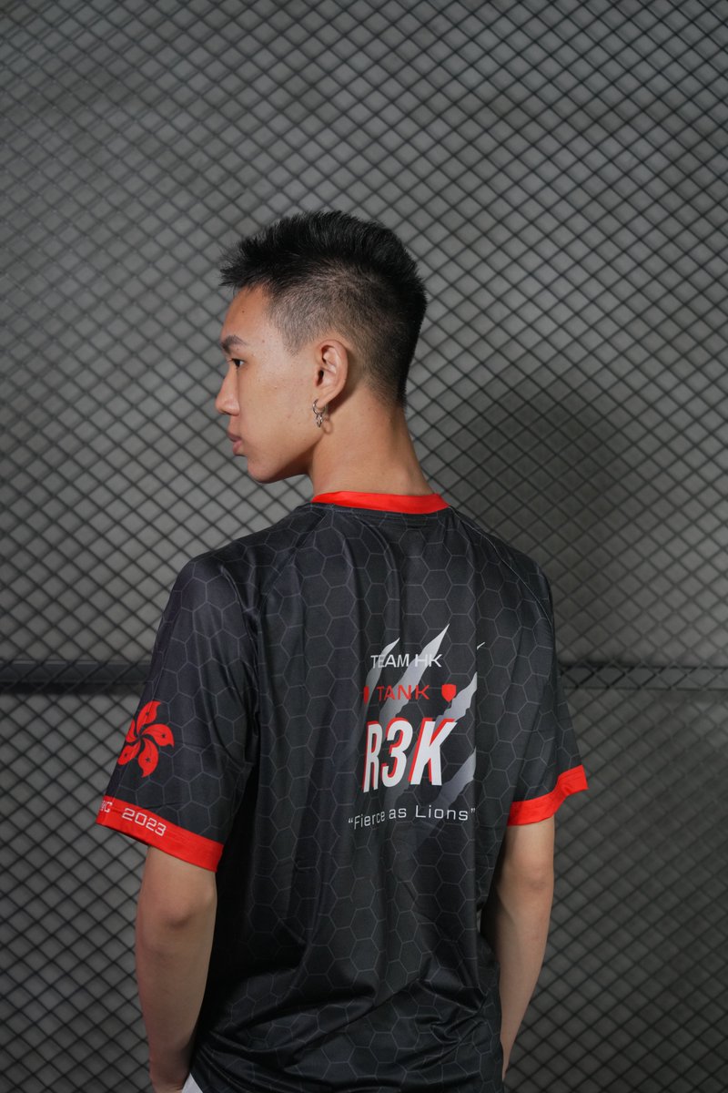 有請R3K，從佢友善的眼神，相信各位一定可以感受到佢份誠意同體育精神🔧🔨
Meet R3K, the kindest player in Team HK🥶
#FierceAsLions 🦁 | #OWWC2023 | #TeamHK