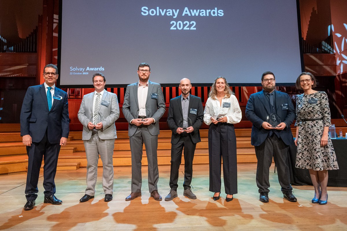Celebrating excellence! 🌟 Huge congrats to our Solvay Awards Laureates! They're paving the way for a more sustainable future through groundbreaking research. Join us congratulating the 2022 PhD laureates. @ULBruxelles @VUBrussel