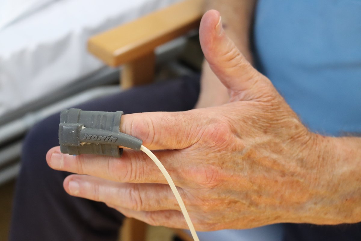 The O2matic PRO 100 automatically adjusts oxygen levels based on the needs of a patient - modernising a task manually completed by healthcare professionals over the last 100 years.

All of this is done through a single sensor, placed on a finger. 

bit.ly/45Mtwhw
(2/3)