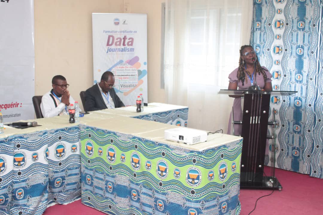 Une formation certifiante en #Datajournalisme voit le jour.

Le 23 octobre dernier DataCameroon à participé au lancement officiel d’une formation certifiante en #Datajournalisme à l’université de #Douala.

<a href="/Datacameroon/">CameroonDataPortal</a> été sollicité pour accompagner l’université de Douala dans