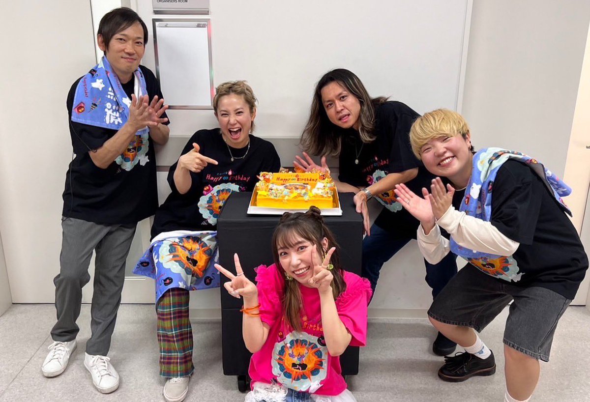 aika_staff's tweet photo. #小林愛香 爆誕祭「Happy ∞ Birthday」
ご来場いただいたみなさま、
配信で視聴いただいたみなさま、
本当にありがとうございました💣💥

配信ライブのアーカイブは
🟡10/31（火）23:59まで！
見逃した方もぜひご覧ください！！

https://t.co/1SY3yMkZfS

#愛香爆誕祭 https://t.co/lEkmmDYnXC